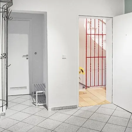 Ruhiges 3-zimmer 75 Qm In Kanalnaehe Apartment *