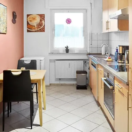 Ruhiges 3-zimmer 75 Qm In Kanalnaehe